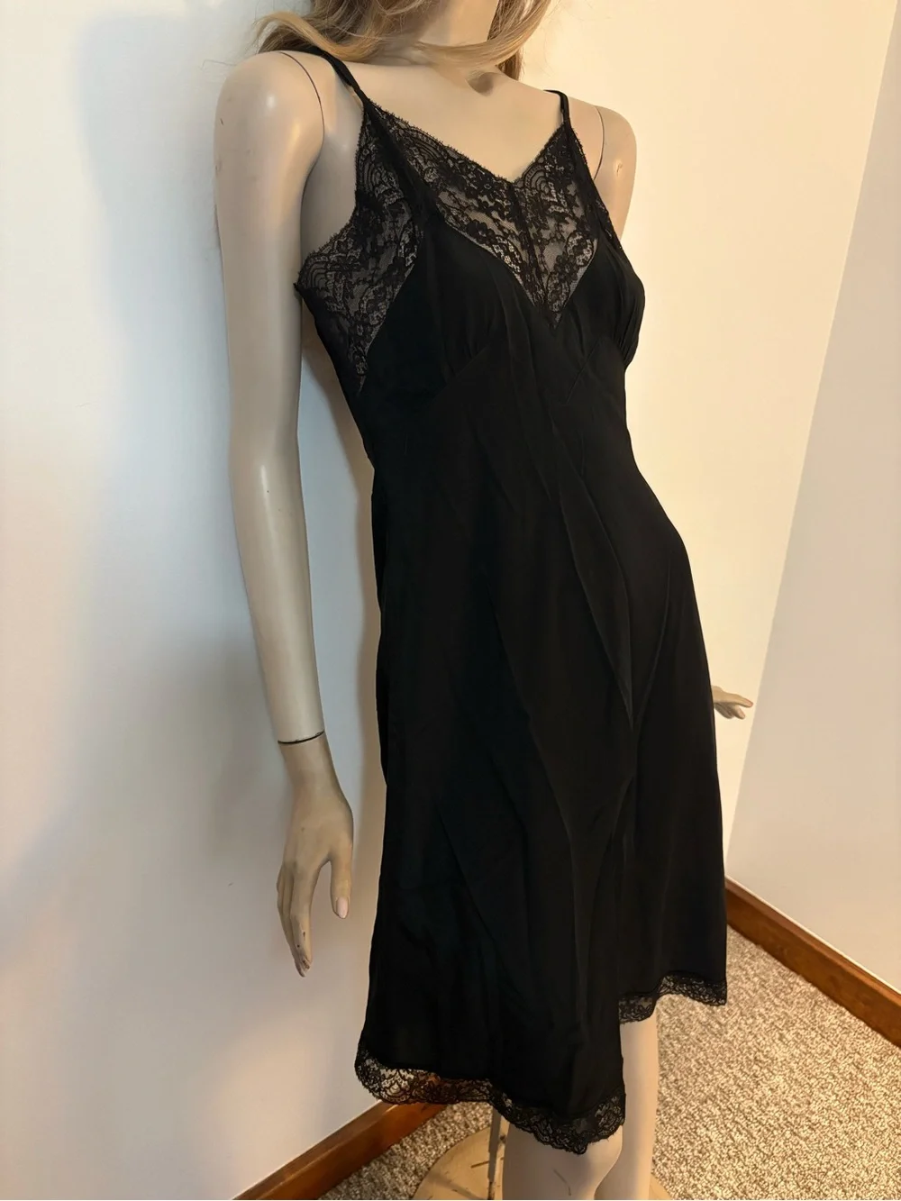 Sultry Vintage 1940s 50s Rare Radelle Lingerie Lace Slip - Picture 4 of 15